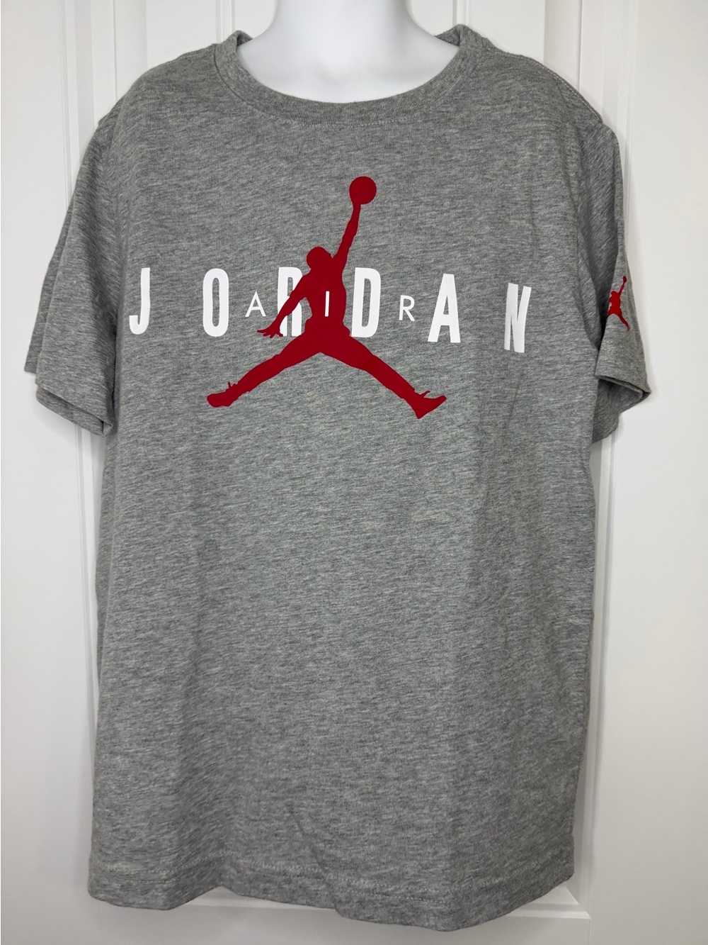 Boys AIR JORDAN Logo Jump Gray T-shirt M 10/12 Basketball Sports
